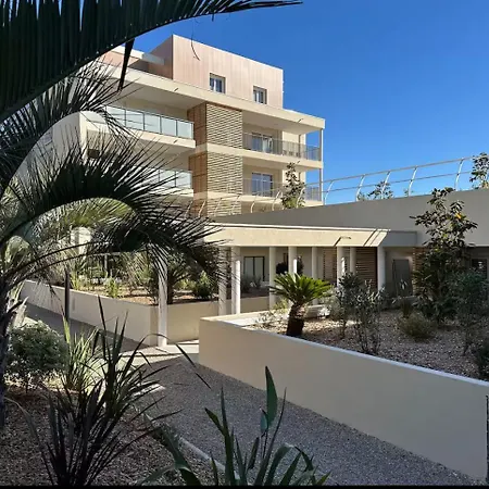 Apartmán With Sea View And Pool