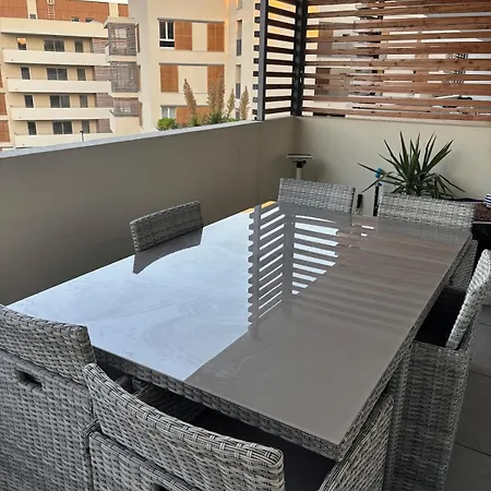 Apartmán With Sea View And Pool *