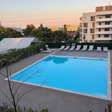 Apartmán With Sea View And Pool