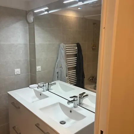 Apartmán With Sea View And Pool Antibes