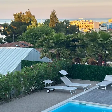 With Sea View And Pool Apartmán *