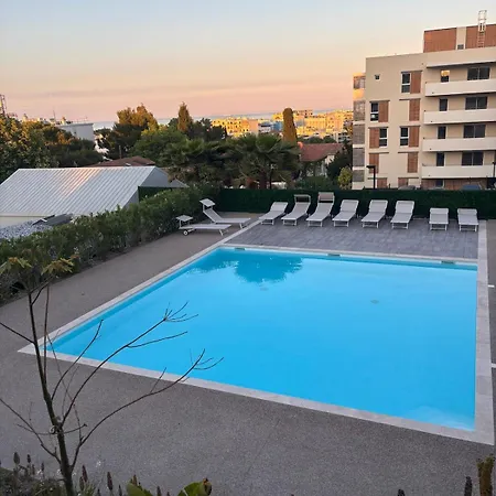 Apartmán With Sea View And Pool
