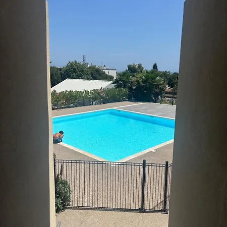 Apartmán With Sea View And Pool Antibes
